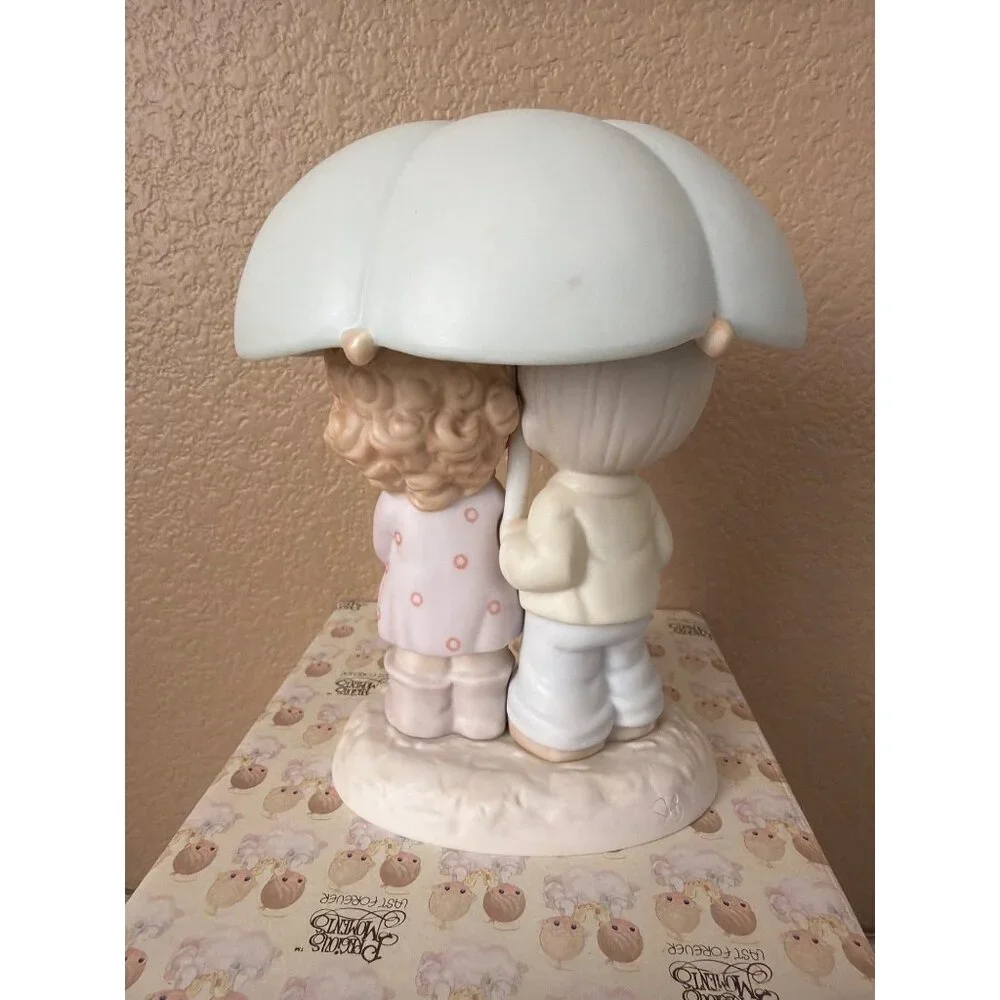 Precious Moments 1997 "He Is Our Shelter From the Storm" #523550 Enesco NIB - Picture 7 of 15